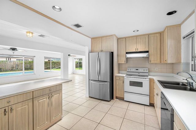 311 NE 23RD Way, Boca Raton, FL 33431