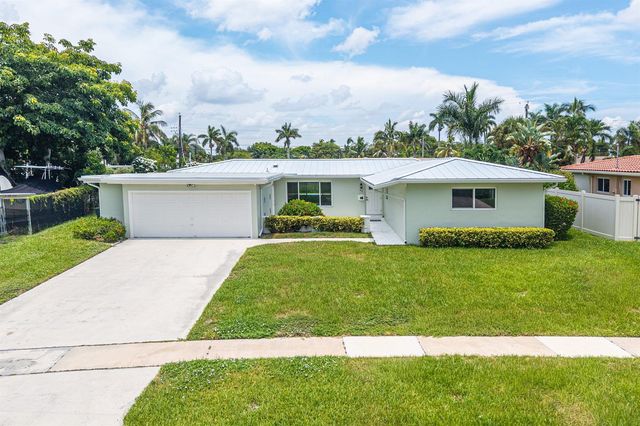 311 NE 23RD Way, Boca Raton, FL 33431