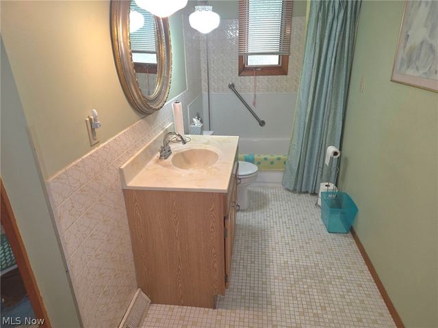7415 Avon Lane, Chesterland, OH 44026