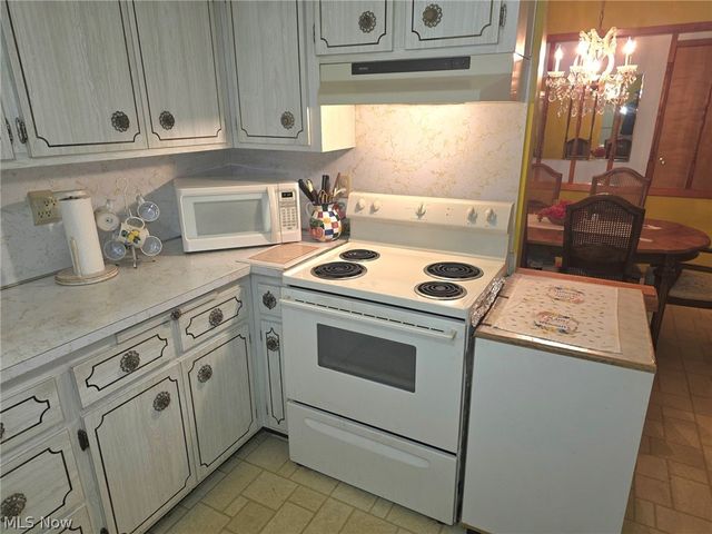 7415 Avon Lane, Chesterland, OH 44026