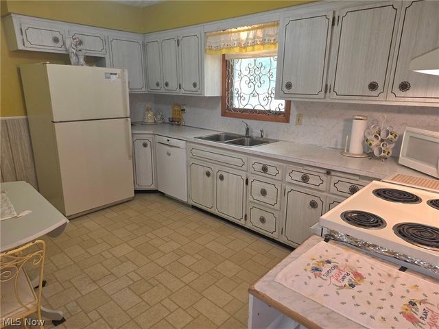 7415 Avon Lane, Chesterland, OH 44026