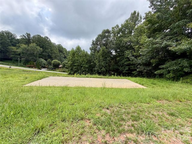 196 Beaman Road E, Marion, NC 28752