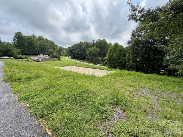 196 Beaman Road E, Marion, NC 28752