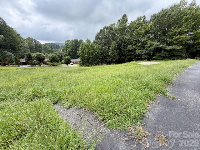 196 Beaman Road E, Marion, NC 28752