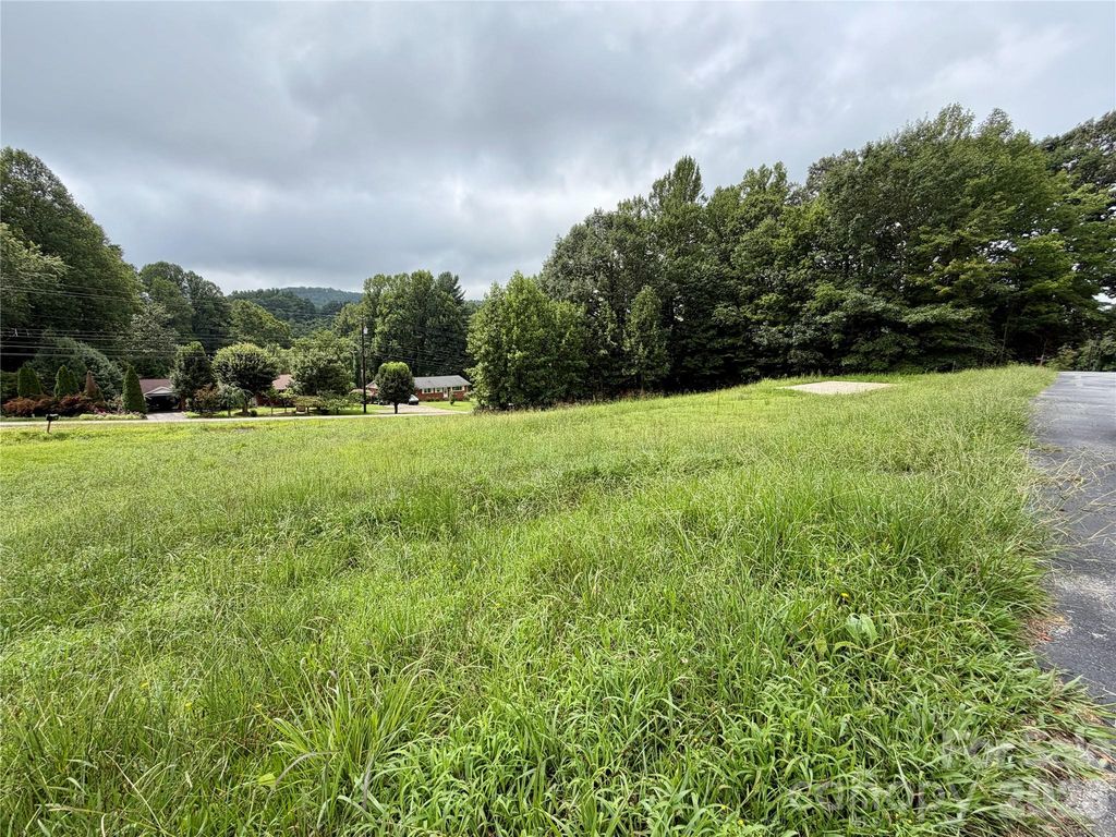 196 Beaman Road E, Marion, NC 28752