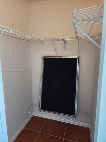 16558 NE 26th Ave 4J, North Miami Beach, FL 33160