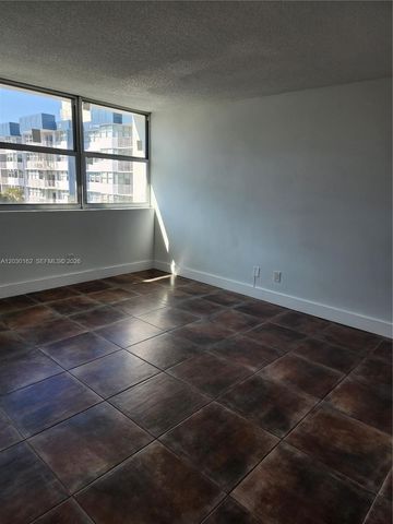 16558 NE 26th Ave 4J, North Miami Beach, FL 33160