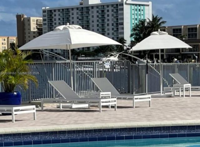 16558 NE 26th Ave 4J, North Miami Beach, FL 33160