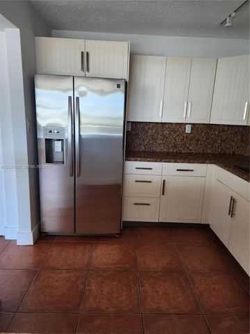 16558 NE 26th Ave 4J, North Miami Beach, FL 33160