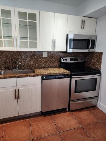 16558 NE 26th Ave 4J, North Miami Beach, FL 33160