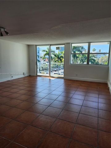 16558 NE 26th Ave 4J, North Miami Beach, FL 33160