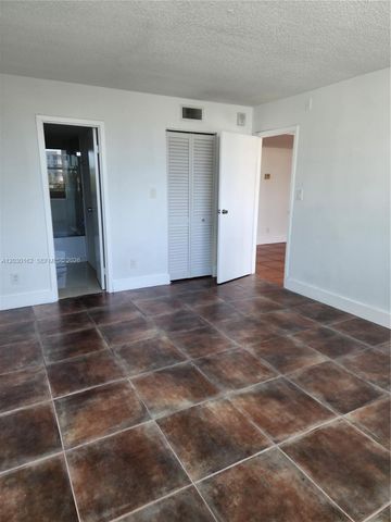 16558 NE 26th Ave 4J, North Miami Beach, FL 33160