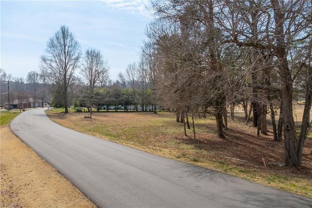 615 Burning Tree Circle, High Point, NC 27265