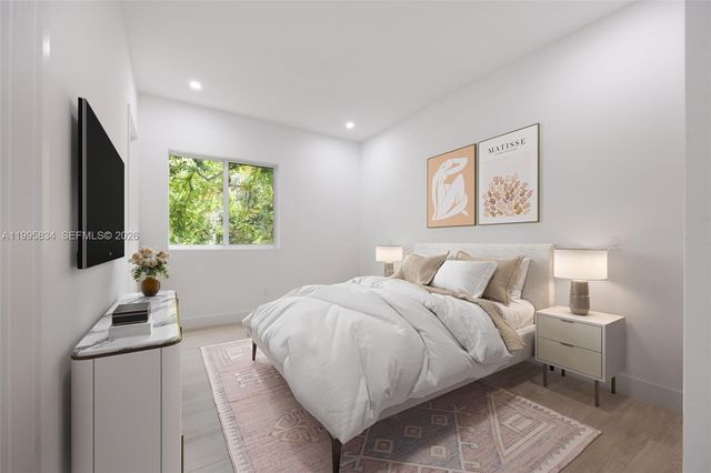 3164 Plaza St, Coconut Grove, FL 33133