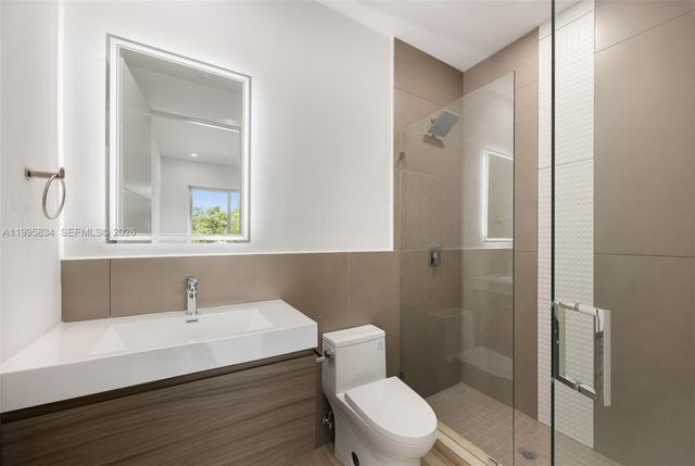 3164 Plaza St, Coconut Grove, FL 33133