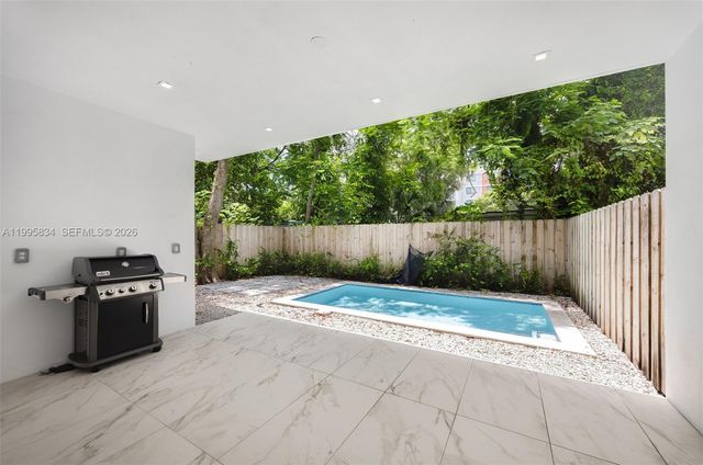 3164 Plaza St, Coconut Grove, FL 33133