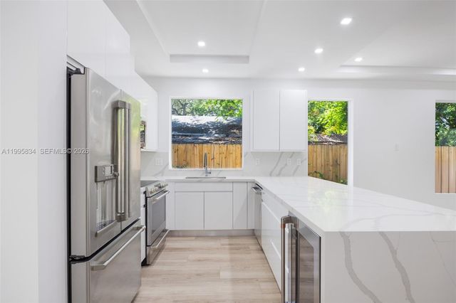 3164 Plaza St, Coconut Grove, FL 33133