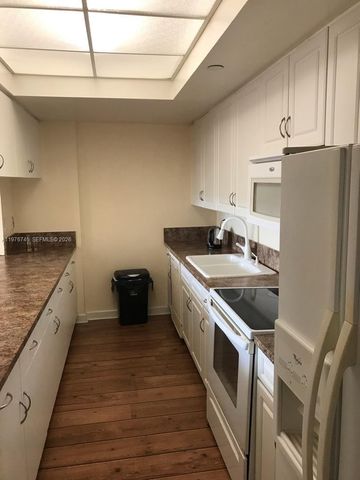 9755 NW 52nd St 421, Doral, FL 33178