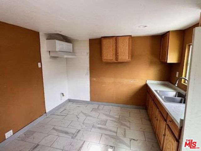 1150 E 80th Street, Los Angeles, CA 90001