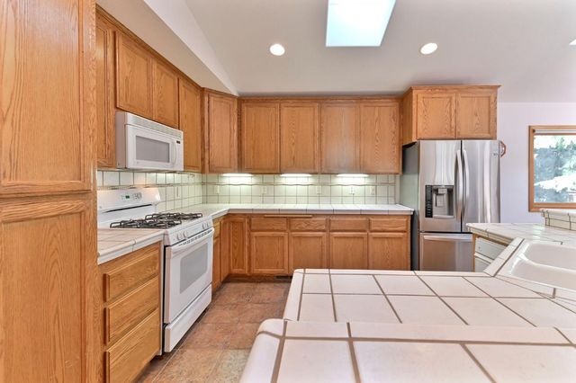 26321 Golf Links Dr, Pioneer, CA 95666