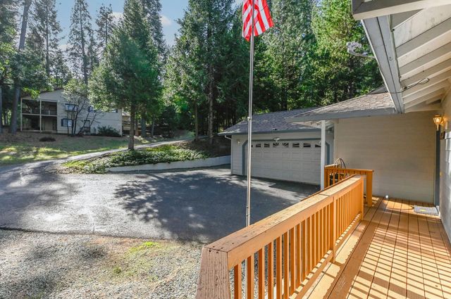 26321 Golf Links Dr, Pioneer, CA 95666