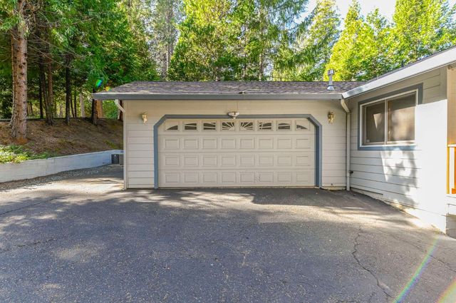 26321 Golf Links Dr, Pioneer, CA 95666