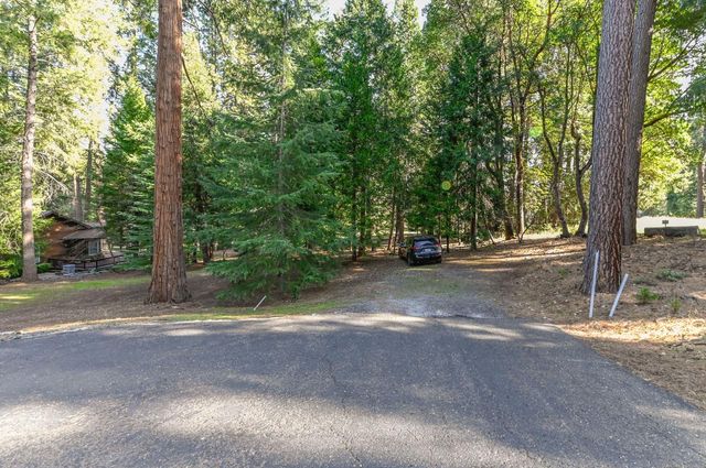 26321 Golf Links Dr, Pioneer, CA 95666