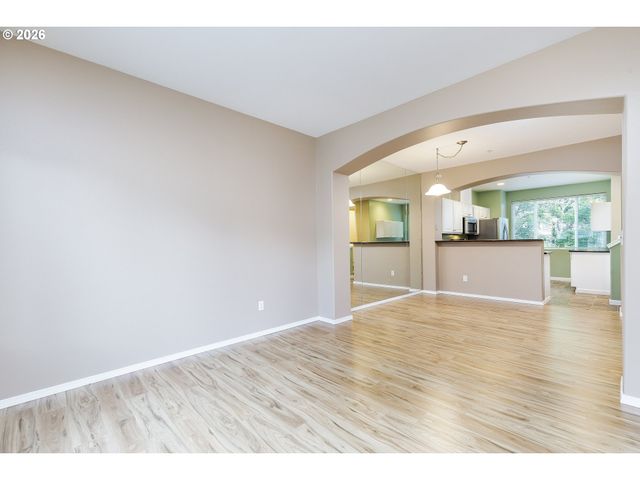 14170 Sw BARROWS Rd 3, Tigard, OR 97223