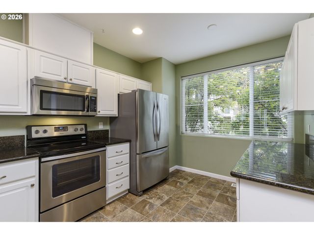 14170 Sw BARROWS Rd 3, Tigard, OR 97223