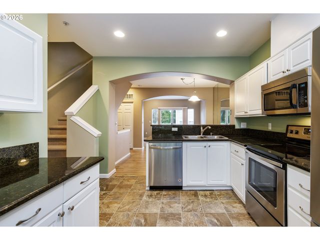 14170 Sw BARROWS Rd 3, Tigard, OR 97223