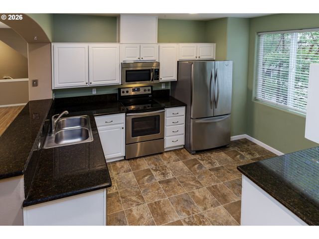 14170 Sw BARROWS Rd 3, Tigard, OR 97223