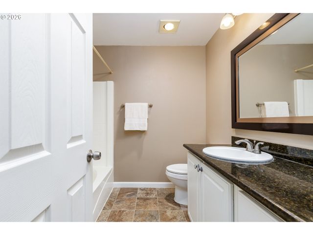 14170 Sw BARROWS Rd 3, Tigard, OR 97223