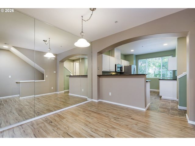 14170 Sw BARROWS Rd 3, Tigard, OR 97223