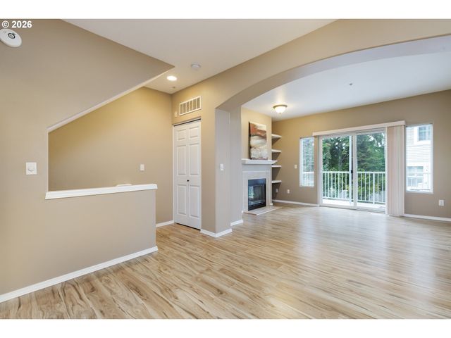 14170 Sw BARROWS Rd 3, Tigard, OR 97223