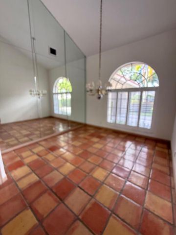 4 Lochwick Road, Palm Beach Gardens, FL 33418