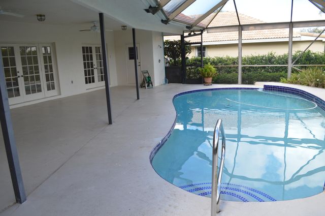 4 Lochwick Road, Palm Beach Gardens, FL 33418