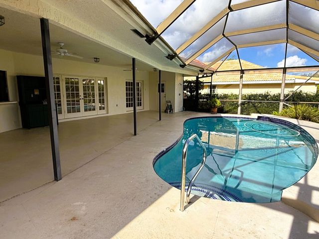 4 Lochwick Road, Palm Beach Gardens, FL 33418