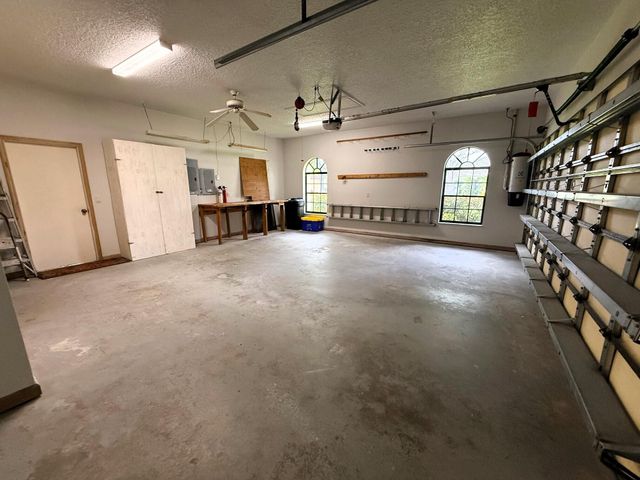 4 Lochwick Road, Palm Beach Gardens, FL 33418