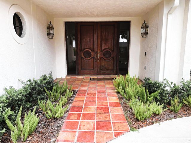 4 Lochwick Road, Palm Beach Gardens, FL 33418