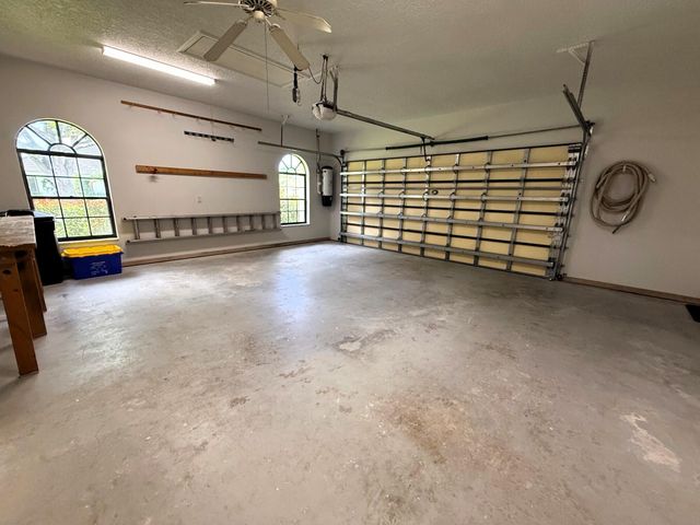 4 Lochwick Road, Palm Beach Gardens, FL 33418