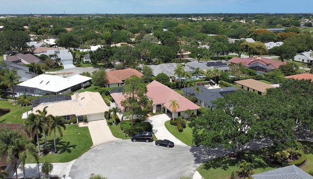 4 Lochwick Road, Palm Beach Gardens, FL 33418