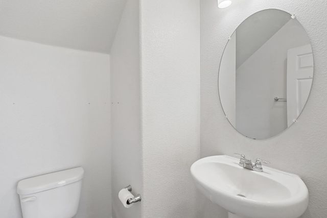 8167 Weeping Willow Ln, Sacramento, CA 95828