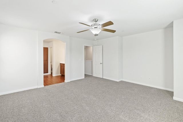 8167 Weeping Willow Ln, Sacramento, CA 95828