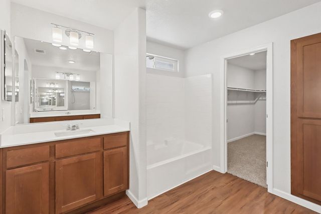 8167 Weeping Willow Ln, Sacramento, CA 95828