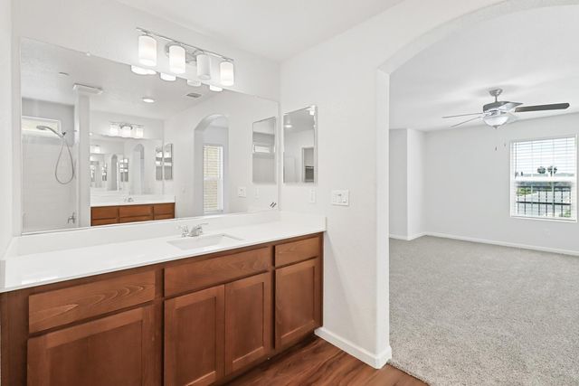 8167 Weeping Willow Ln, Sacramento, CA 95828