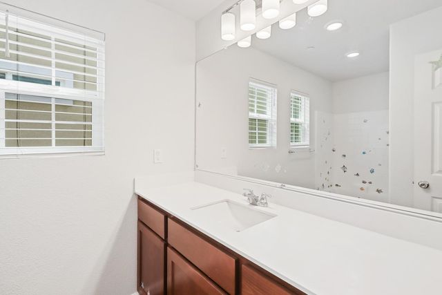 8167 Weeping Willow Ln, Sacramento, CA 95828