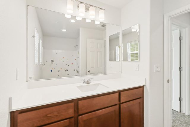 8167 Weeping Willow Ln, Sacramento, CA 95828