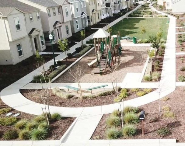 8167 Weeping Willow Ln, Sacramento, CA 95828