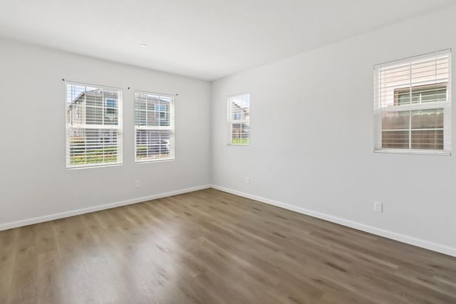 8167 Weeping Willow Ln, Sacramento, CA 95828