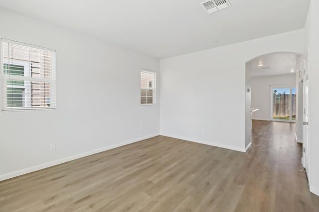 8167 Weeping Willow Ln, Sacramento, CA 95828